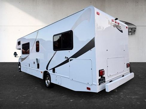 Used 2014 Ford E-450 and Econoline 450 Super Duty w/ Motorhome Prep Package RWD image 2