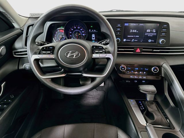 Used 2023 Hyundai Elantra SEL FWD image 22