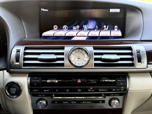 Used 2014 Lexus LS 460 image 28