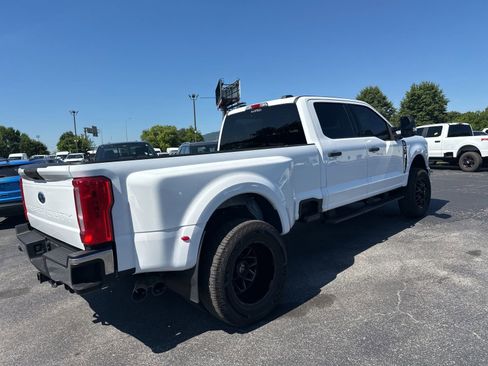 Used 2023 Ford F350 XLT AWD/4WD image 3