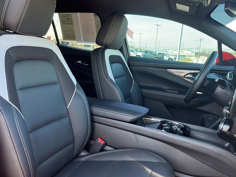 Used 2024 Chevrolet Blazer EV LT image 11