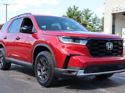 Used 2024 Honda Pilot TrailSport image 16