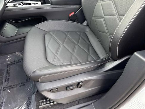 Certified 2025 Volkswagen Atlas SE image 14