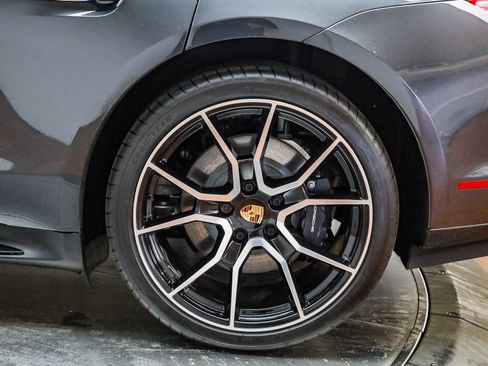 Used 2025 Porsche Taycan image 9