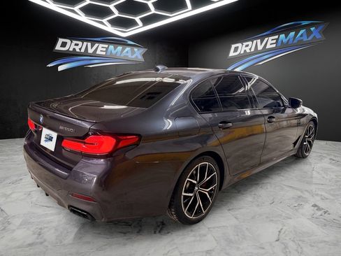 Used 2022 BMW M550i xDrive w/ Executive Package AWD/4WD image 5