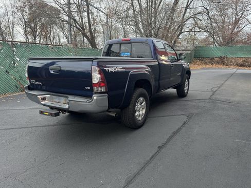 Used 2013 Toyota Tacoma V6 4x4 4dr Access Cab 6.1 ft S image 4