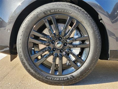 Used 2024 Land Rover Range Rover SE image 10