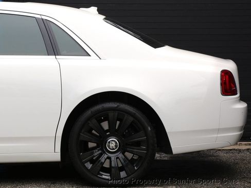 Used 2010 Rolls-Royce Ghost RWD image 17