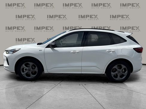 Used 2024 Ford Escape ST-Line image 2