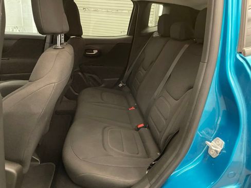 Certified 2021 Jeep Renegade Latitude FWD image 22