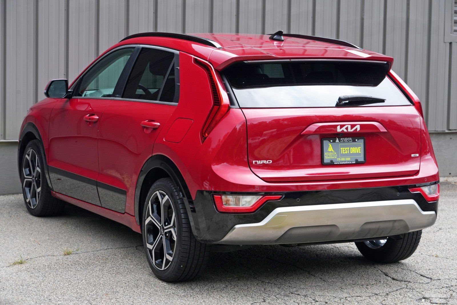 Used 2024 Kia Niro EX Touring FWD image 47