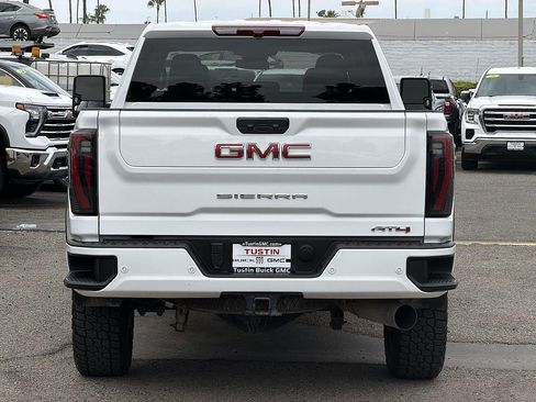 Used 2025 GMC Sierra 2500 AT4 AWD/4WD image 6