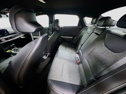 New 2025 Kia K4 GT-Line image 24