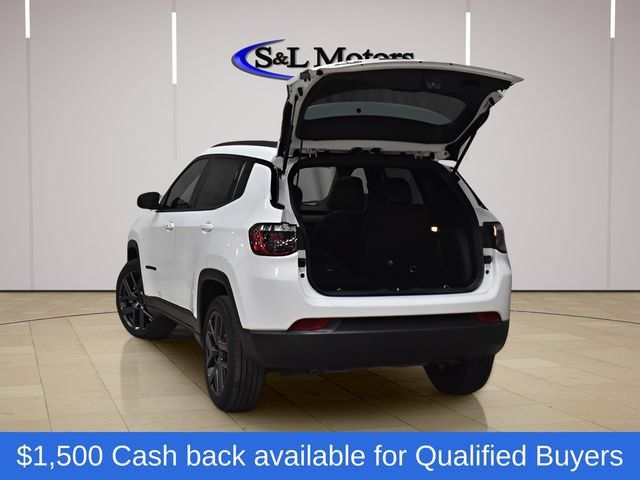 New 2026 Jeep Compass Latitude w/ Sun and Sound Group AWD/4WD image 12