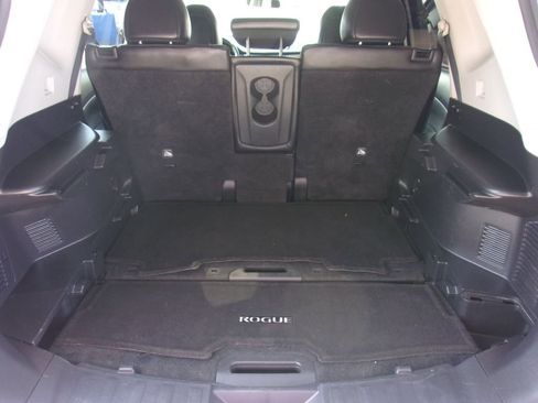 Used 2015 Nissan Rogue SL image 6