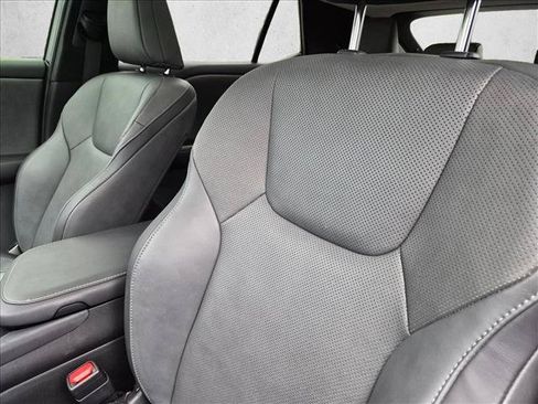 Used 2024 Lexus RZ 450e Premium w/ Technology Package AWD/4WD image 5