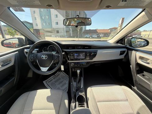 Used 2015 Toyota Corolla LE FWD image 26