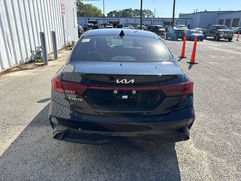 Used 2023 Kia Forte LXS w/ LXS Technology Package FWD image 2