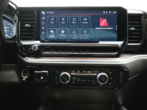 Used 2024 GMC Sierra 3500 SLT w/ SLT Convenience Package image 16