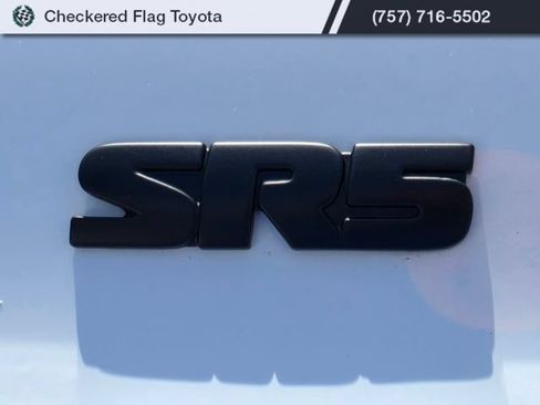 Used 2024 Toyota 4Runner SR5 Premium w/ Moonroof Package AWD/4WD image 8