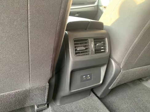 Used 2023 Nissan Rogue SV AWD/4WD image 14