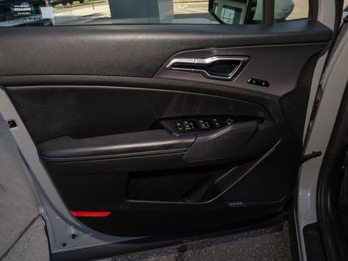 Used 2023 Kia Sportage SX image 12