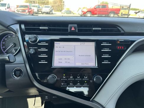 Used 2018 Toyota Camry LE w/ Convenience Package image 14