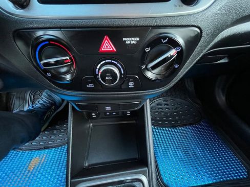 Used 2018 Hyundai Accent SE image 12