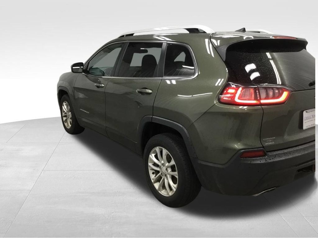 Used 2019 Jeep Cherokee Latitude w/ Cold Weather Group FWD image 27