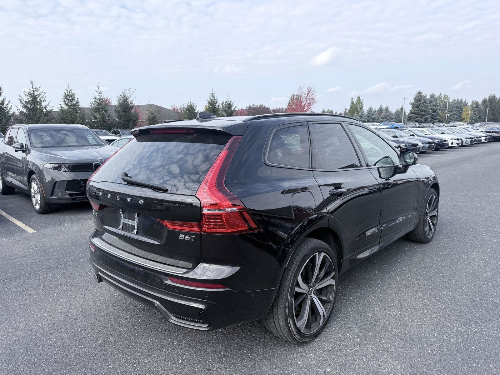 Used 2023 Volvo XC60 B6 Ultimate w/ Climate Package AWD/4WD image 7