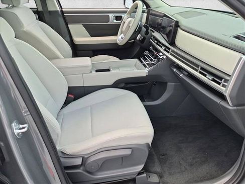 Used 2025 Hyundai Santa Fe SE FWD image 20