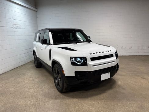 Used 2023 Land Rover Defender 110 X-Dynamic SE AWD/4WD image 4