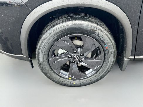 New 2026 Nissan Rogue SV FWD image 32