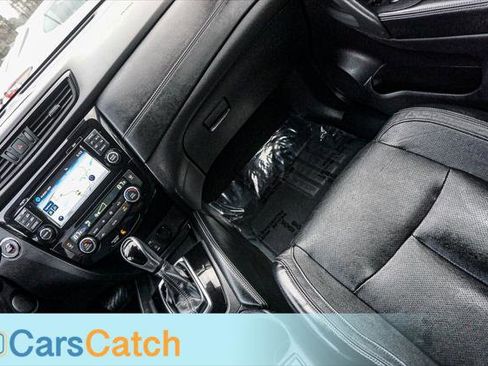 Used 2017 Nissan Rogue SL image 24