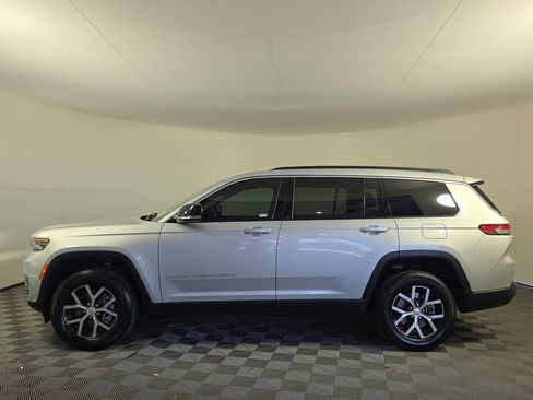 Used 2025 Jeep Grand Cherokee L Limited RWD image 4