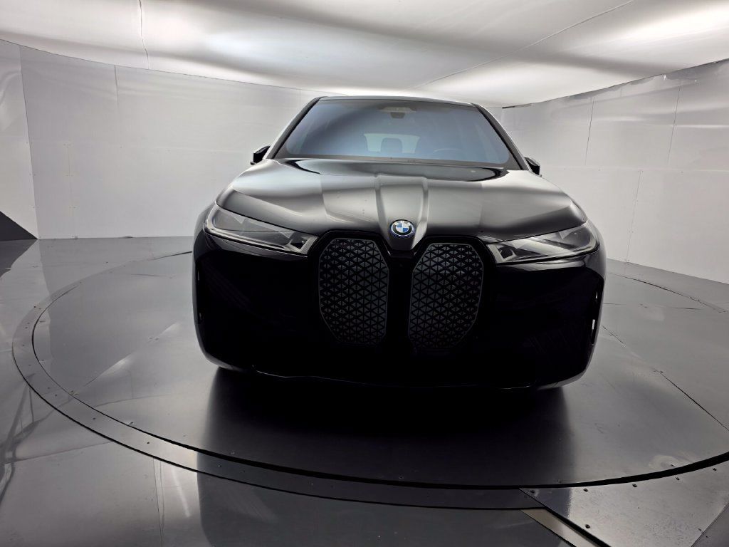 Certified 2023 BMW iX xDrive50 w/ Premium Package AWD/4WD image 2