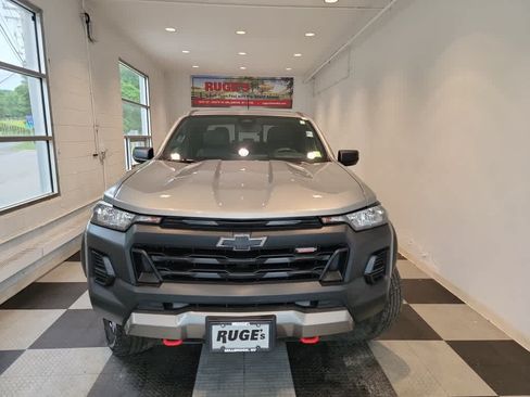 Used 2024 Chevrolet Colorado Trail Boss AWD/4WD image 7