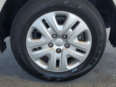 Used 2019 Dodge Journey SE FWD image 5