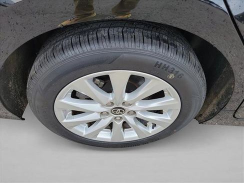 Used 2020 Toyota Camry LE image 11