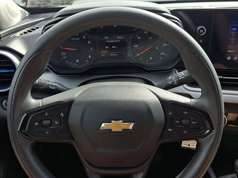 Certified 2024 Chevrolet Trax LS image 18