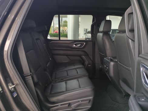 Used 2021 Chevrolet Tahoe Z71 w/ Z71 Signature Package AWD/4WD image 18