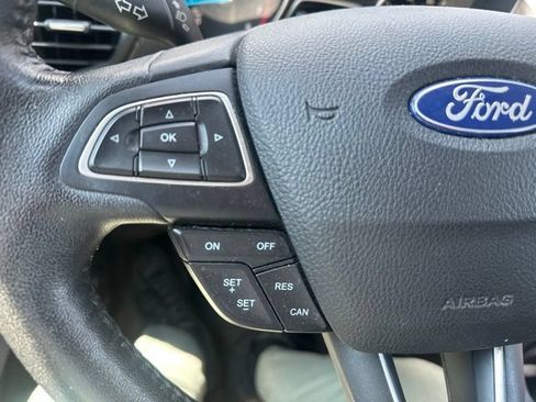 Used 2018 Ford Escape SEL AWD/4WD image 16