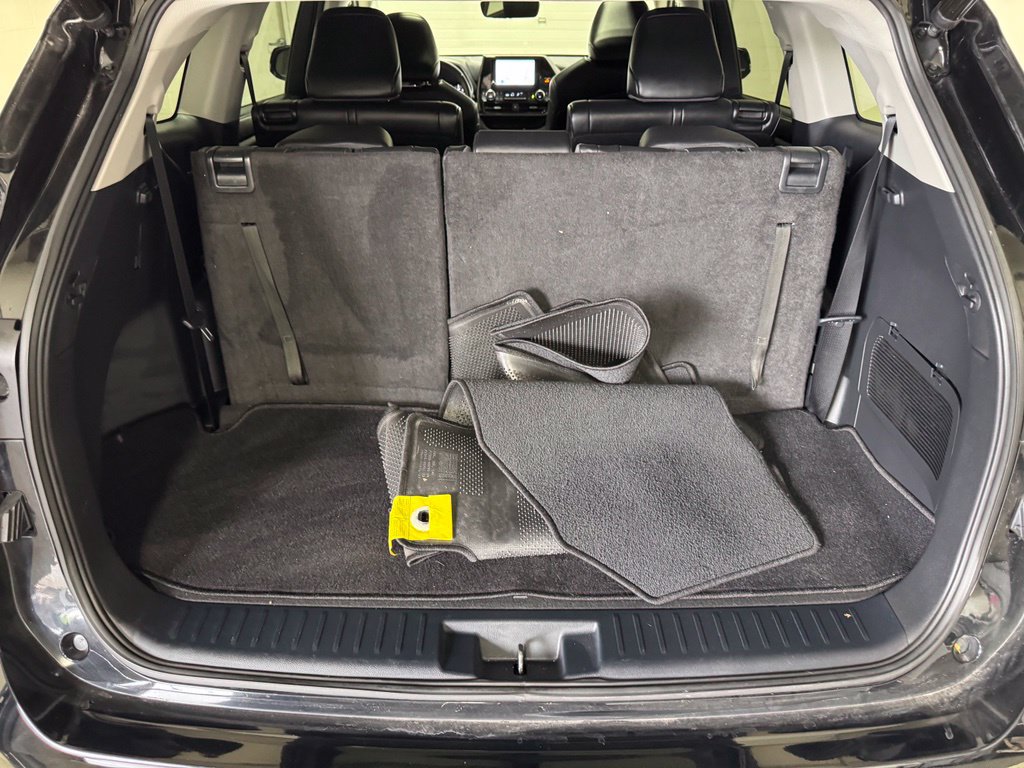 Used 2023 Toyota Highlander XLE AWD/4WD image 37