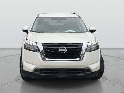 Certified 2024 Nissan Pathfinder SV FWD image 2