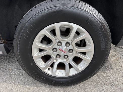 Used 2016 GMC Yukon XL SLT image 18