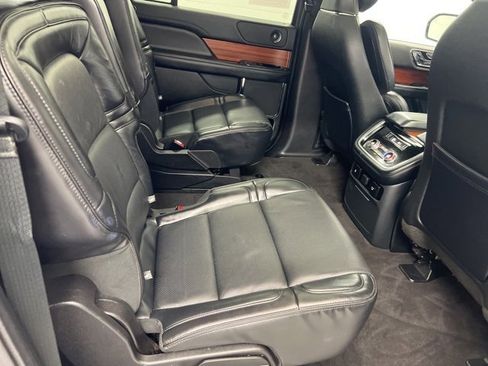 Used 2019 Lincoln Navigator L Reserve image 25