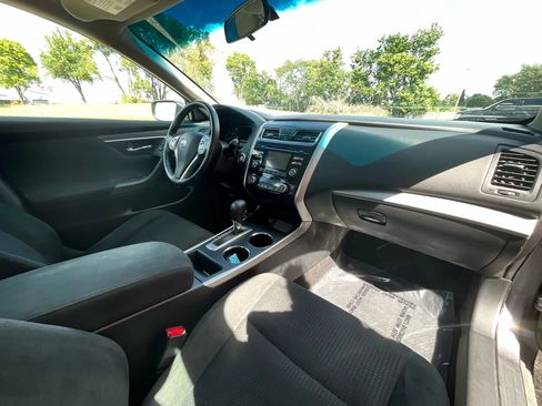 Used 2015 Nissan Altima 2.5 SV FWD image 16