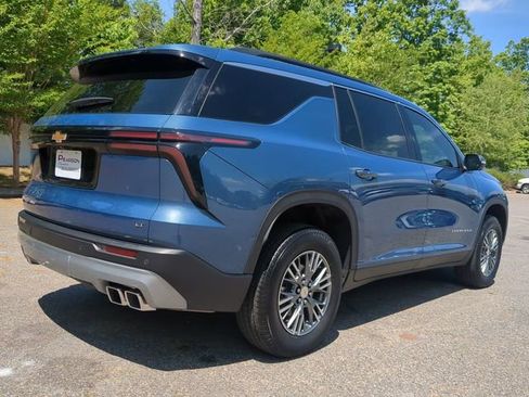 Used 2024 Chevrolet Traverse LT AWD/4WD image 4
