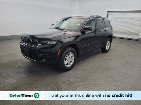 Used 2023 Jeep Grand Cherokee Laredo AWD/4WD image 1