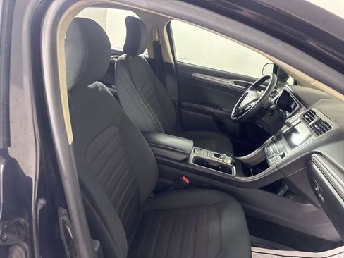 Used 2019 Ford Fusion SE image 17